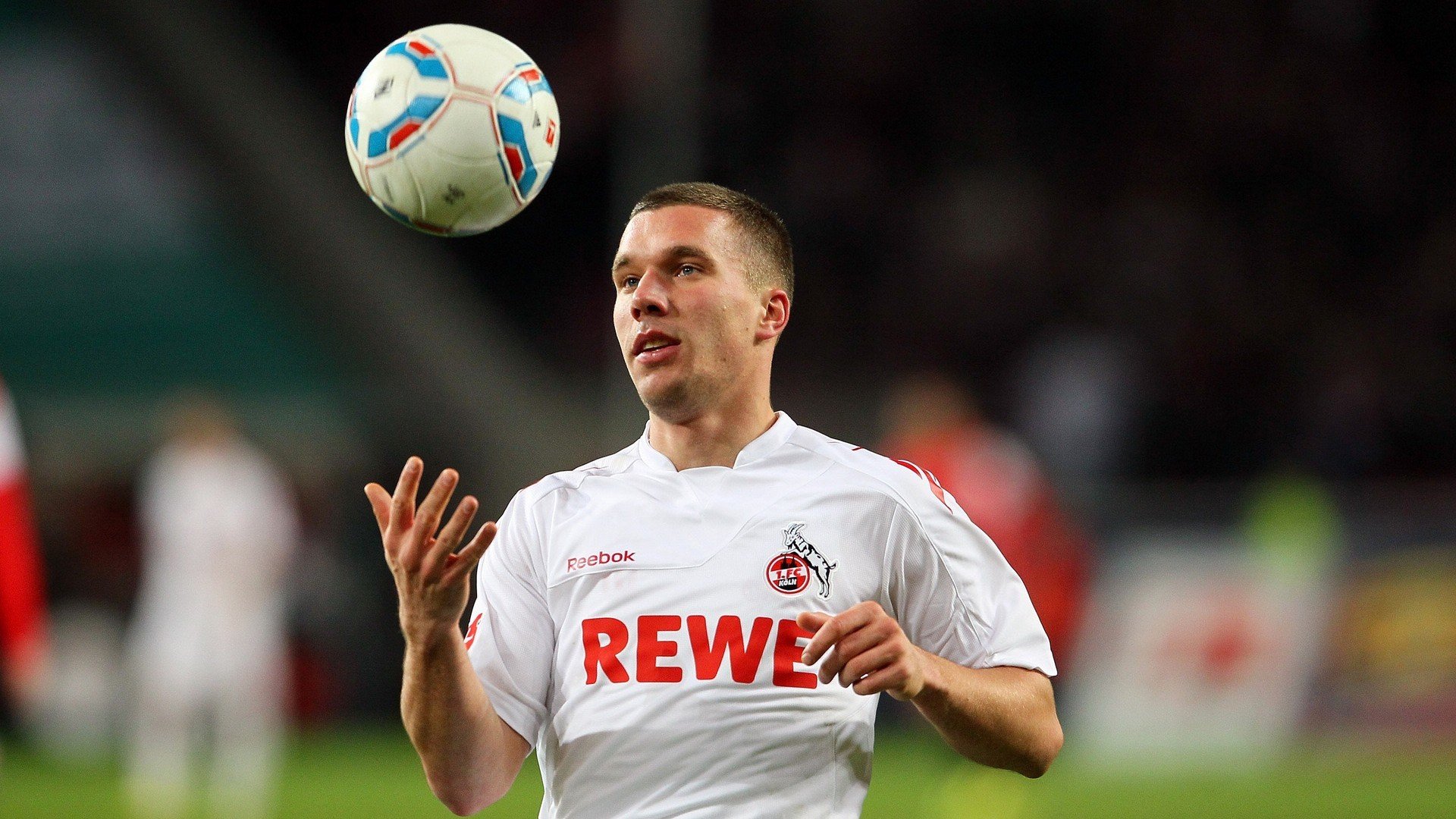 中国足球协会举行新闻发布会，中国足球协会举行新闻发布会视频